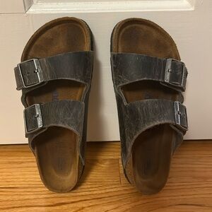 Iron Oiled Leather Arizona Birkenstocks Size 38 regular/wide soft footbed